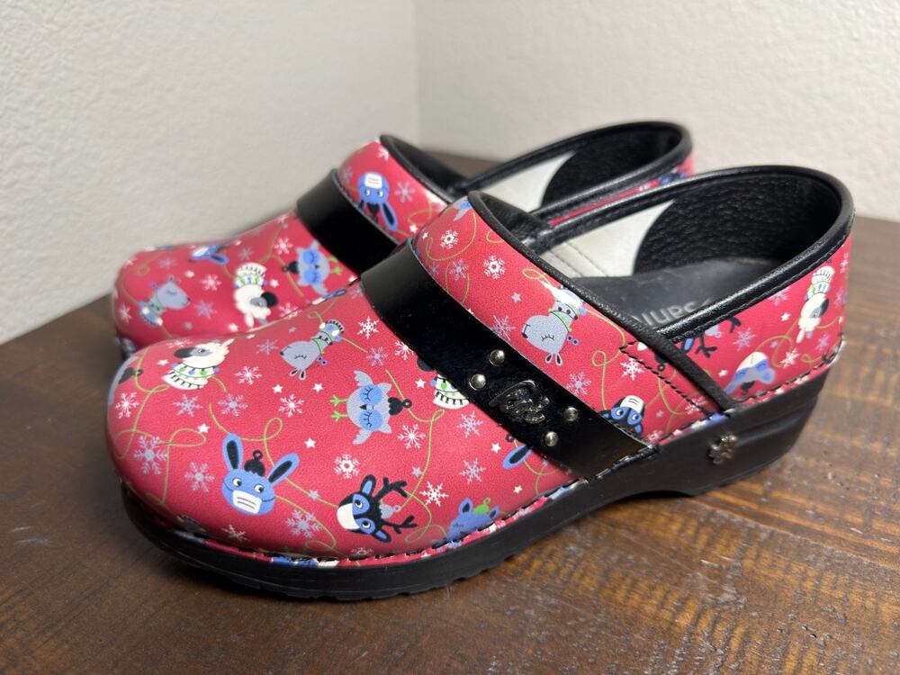 Sanita x Koi Festive Farm Red Patent Leather Clogs 37 US 5.5 6 Nursing Christmas